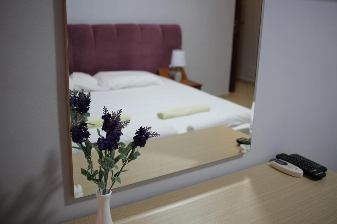 Hotel Veizi Хімара Екстер'єр фото