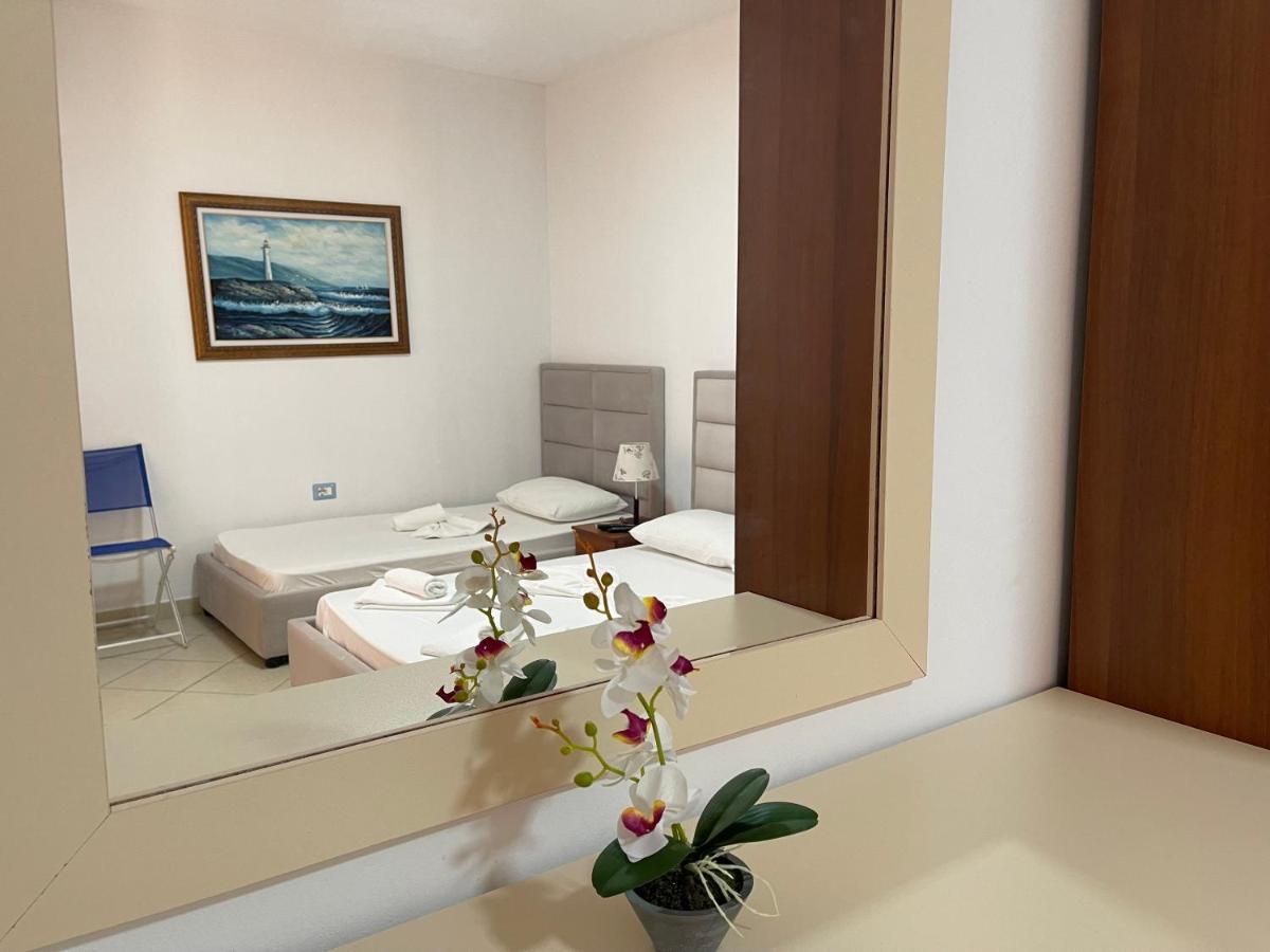 Hotel Veizi Хімара Екстер'єр фото