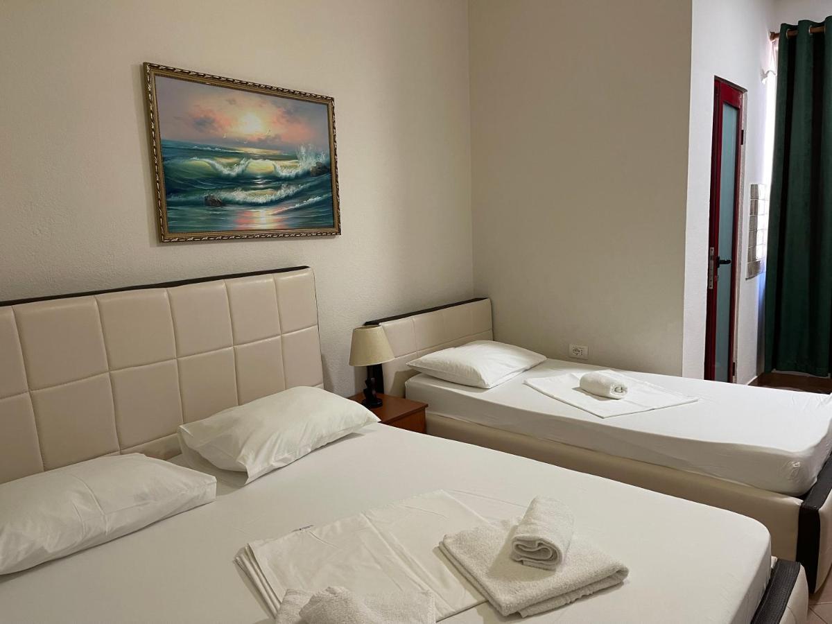 Hotel Veizi Хімара Екстер'єр фото