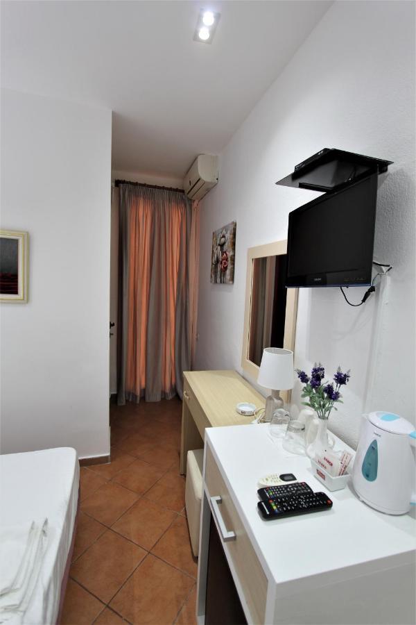 Hotel Veizi Хімара Екстер'єр фото